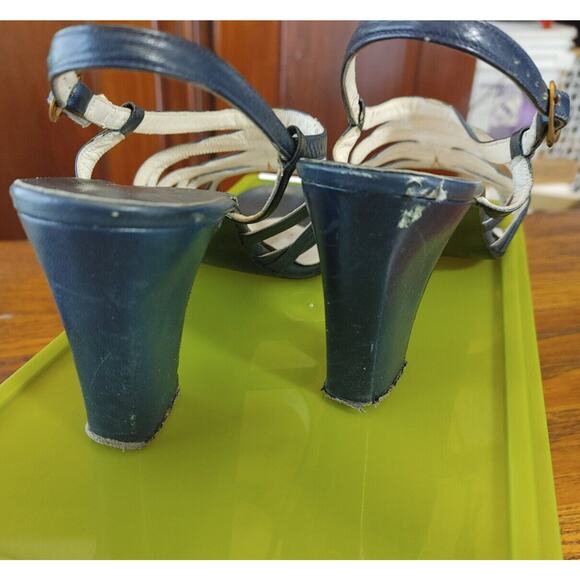 Luxe Retro Vintage Imported Mikelos Athens, Greece 8 N Navy Sandals Heels Chic - Picture 4 of 10